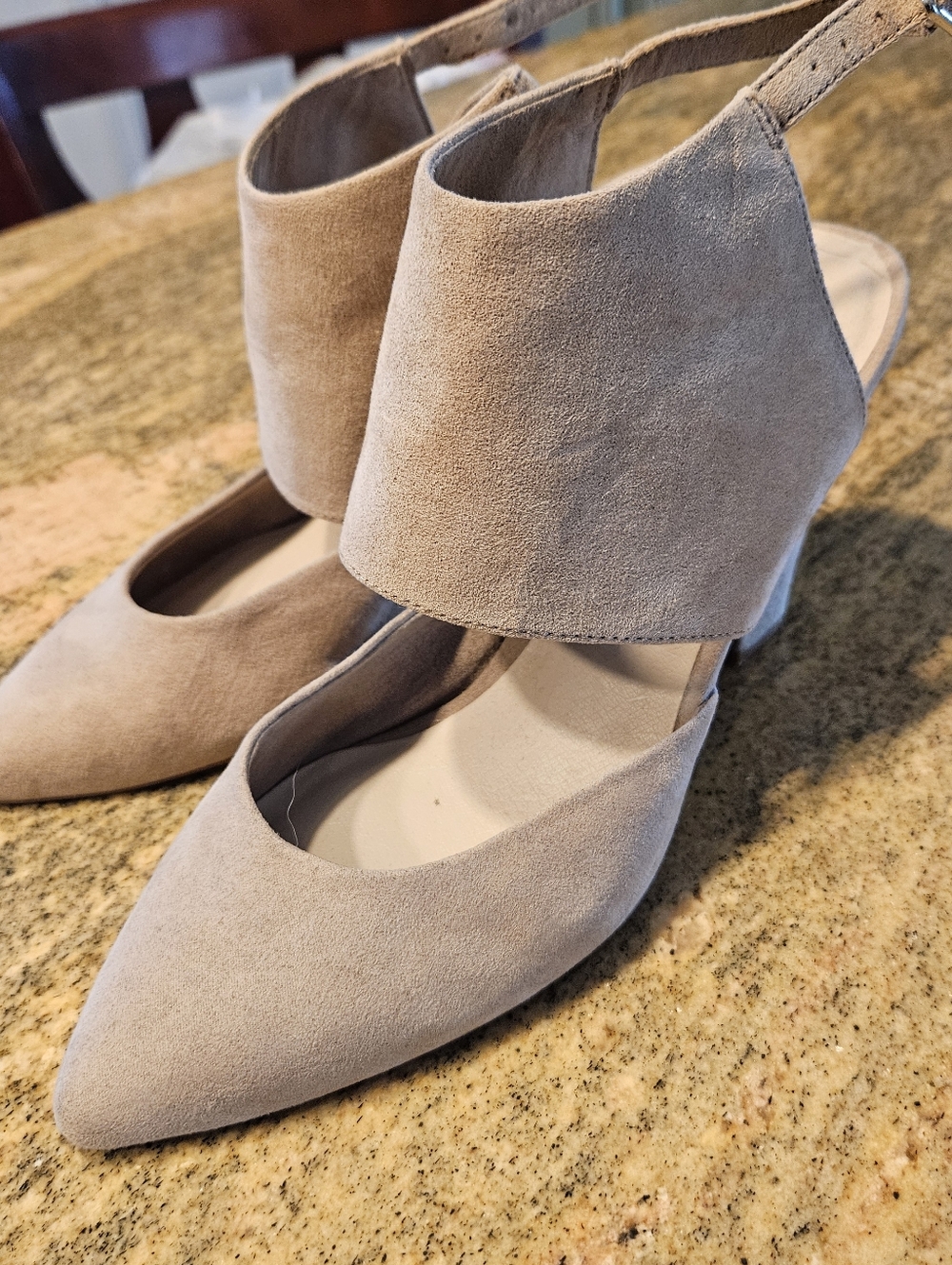 Brand New BC Pointed Ankle-Strap Suede Heels in Taupe 8.5 - Picture 4 of 11
